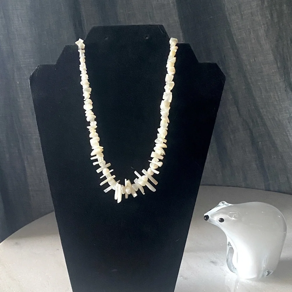 Vintage‎ White Mother of Pearl Chip Necklace